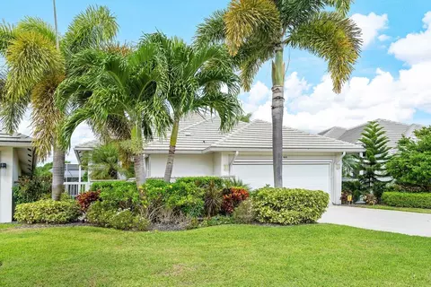 185 Orange Tree Dr, Atlantis, FL 33462