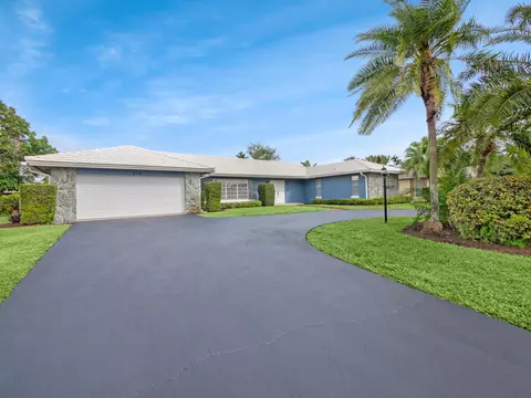 236 Gleneagles Dr, Atlantis, FL 33462