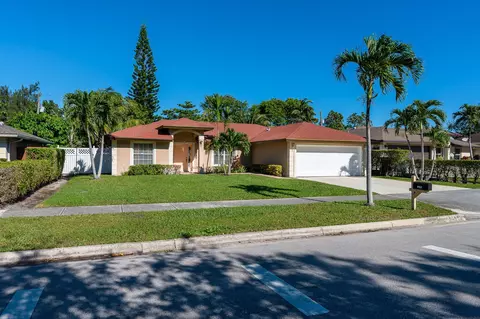 1762 17th Ave N, Lake Worth, FL 33460