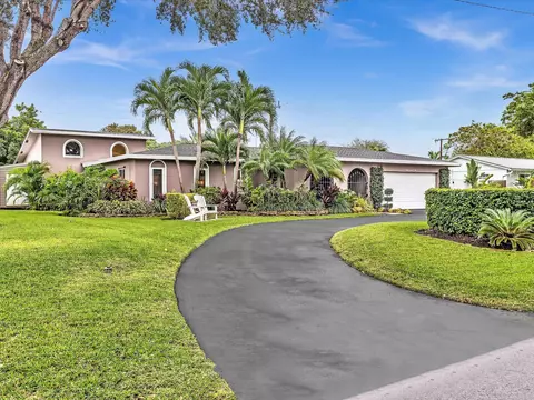 3706 Sherwood Blvd, Delray Beach, FL 33445