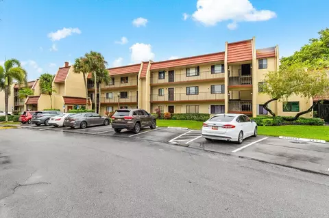 4471 Luxemburg Ct #106, Lake Worth, FL 33467