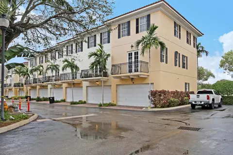 2502 N Dixie Hwy #17, Lake Worth, FL 33460