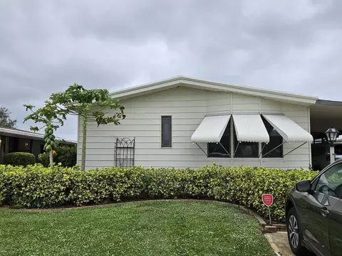 7640 SE Shenandoah Dr, Hobe Sound, FL 33455