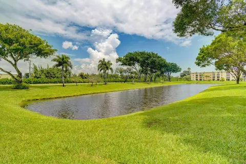 7185 Huntington Ln #303, Delray Beach, FL 33446