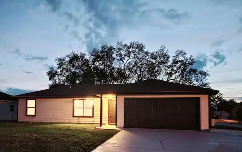 1800 SW Cameo Blvd, Port Saint Lucie, FL 34953