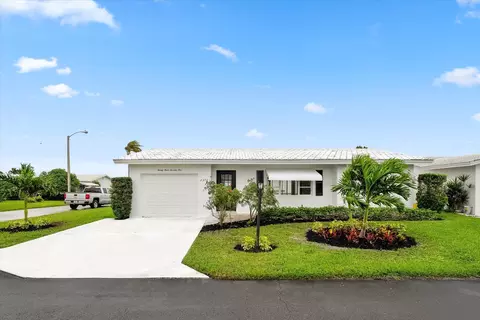 2374 SW 11th Ave, Boynton Beach, FL 33426