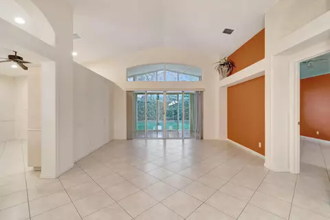 5652 Swaying Palm Ln, Boynton Beach, FL 33437