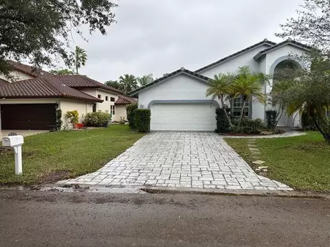 9848 NW 48th Ct, Coral Springs, FL 33076