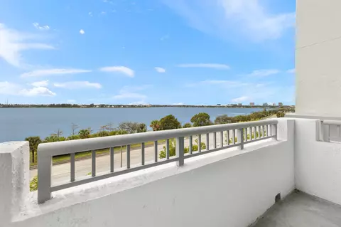 300 S Australian Ave #408, West Palm Beach, FL 33401