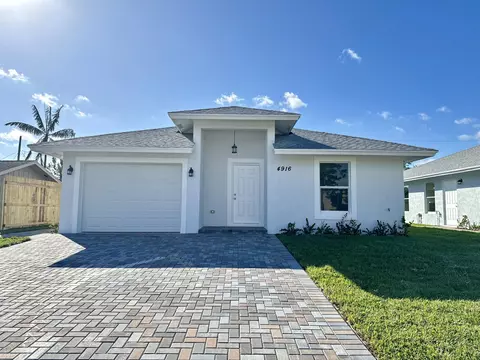 4916 Biscayne Dr, Lake Worth, FL 33463