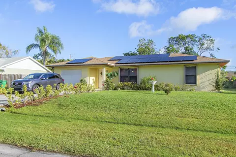 2173 SE Gaslight St, Port Saint Lucie, FL 34952