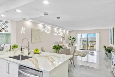 7240 Huntington Ln #306, Delray Beach, FL 33446