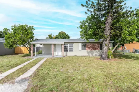 421 W Alverdez Ave, Clewiston, FL 33440