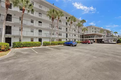 9355 SW 8th St #222, Boca Raton, FL 33428