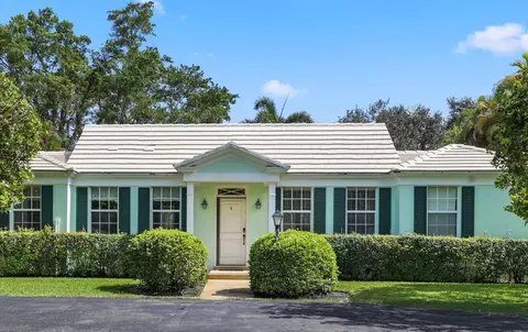 17 Par Club Cir, Village Of Golf, FL 33436