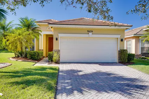 9636 SW Flowermound Cir, Port Saint Lucie, FL 34987