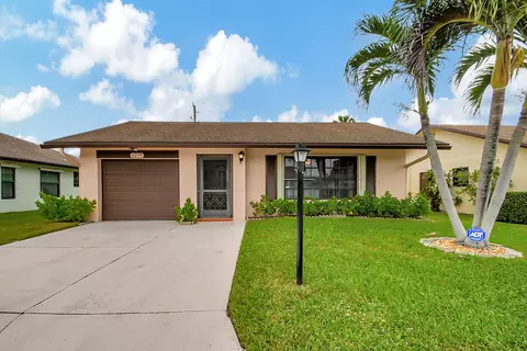 6259 Red Cedar Cir, Greenacres, FL 33463
