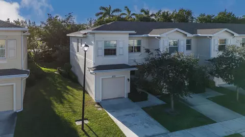 2771 NW Treviso Cir, Port Saint Lucie, FL 34986
