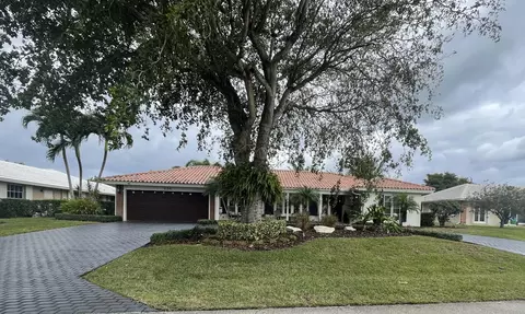 236 Sudbury Dr S, Atlantis, FL 33462