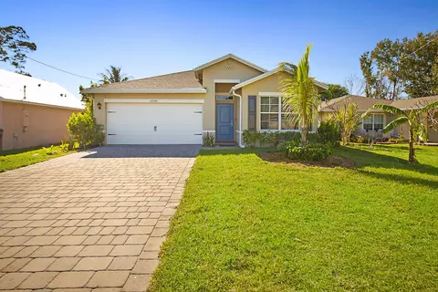 6946 Palm Garden St, Jupiter, FL 33458