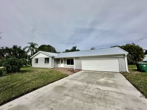 1961 SE Rainier Rd, Port Saint Lucie, FL 34952