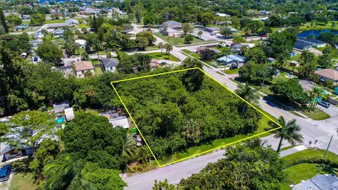 4983 SE Grouper Ave, Stuart, FL 34997