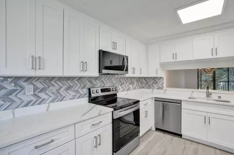 15461 Pembridge Dr #307, Delray Beach, FL 33484
