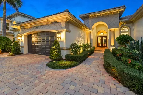 344 Charroux Dr, Palm Beach Gardens, FL 33410