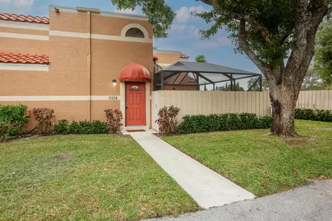 6104 Seven Springs Blvd, Greenacres, FL 33463