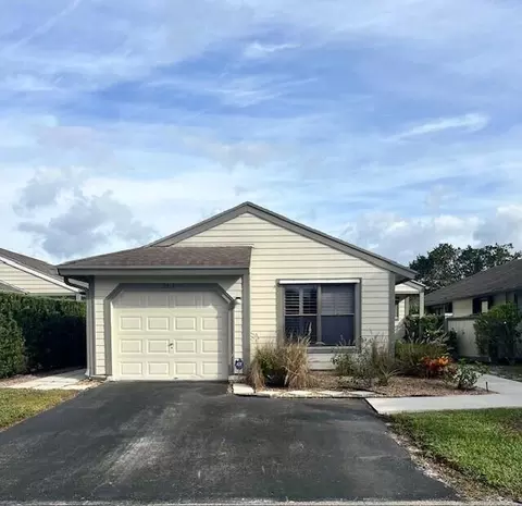 2514 Bedford Mews Dr, Wellington, FL 33414