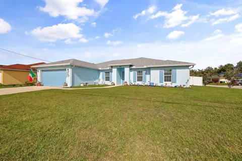 5459 NW Whitecap Rd, Port Saint Lucie, FL 34986