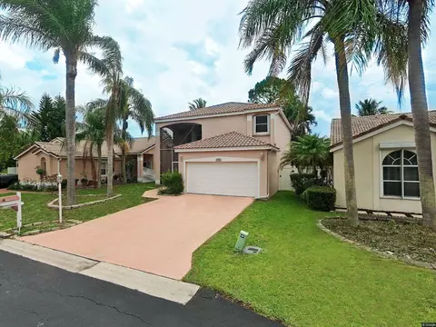 102 Wedgewood Lks N, Greenacres, FL 33463