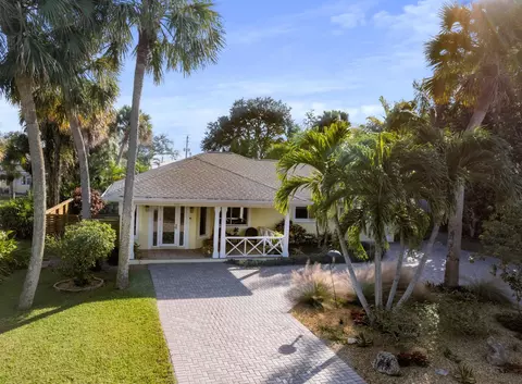 828 SE Weir St, Stuart, FL 34994