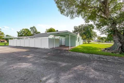 9205 SW 5th St #B, Boca Raton, FL 33428