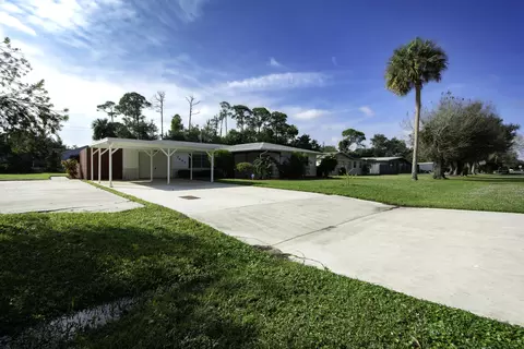 7507 James Rd, Fort Pierce, FL 34951