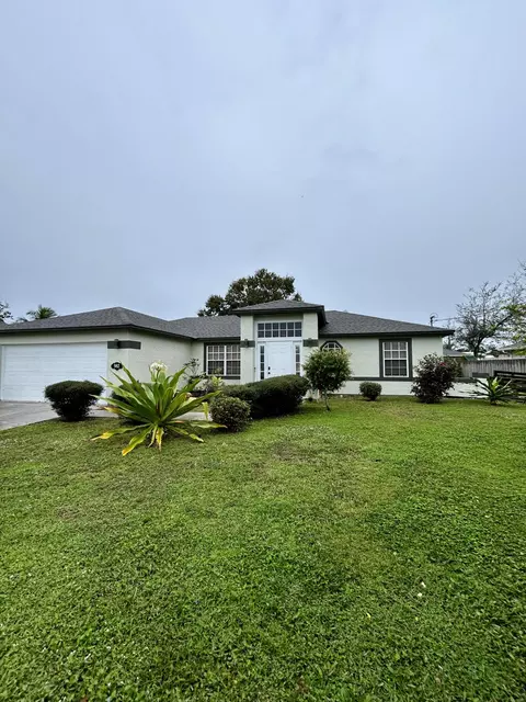 982 SW Du Bois Ave, Port Saint Lucie, FL 34953