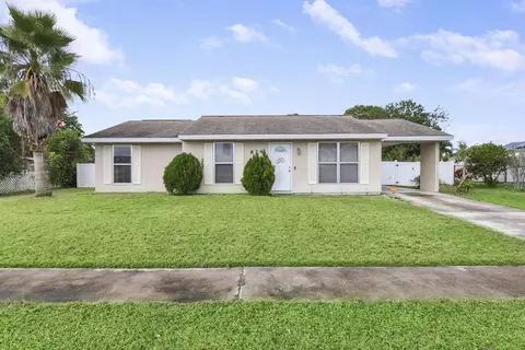 824 SE Corto Ct, Port Saint Lucie, FL 34983