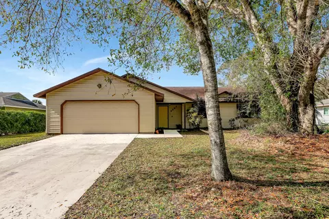 2807 S 27th St, Fort Pierce, FL 34981