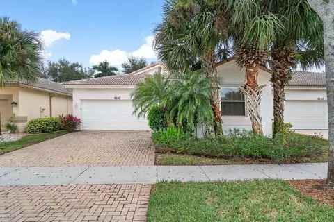 9532 Sandpiper Ln, West Palm Beach, FL 33411