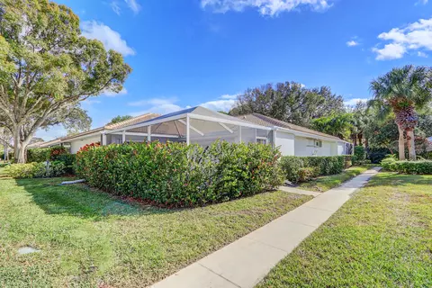 9201 Chapman Oak Ct, Palm Beach Gardens, FL 33410