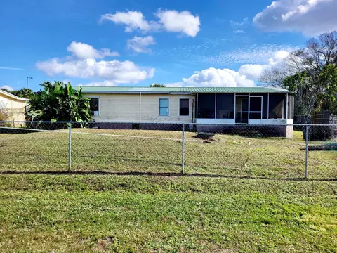 1427 Jordan Loop #BHR, Okeechobee, FL 34974