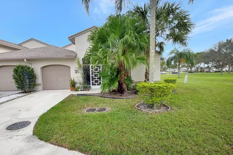 9607 Boca Gardens Cir N #D, Boca Raton, FL 33496