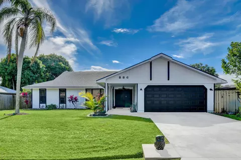 886 SE Starflower Ave, Port Saint Lucie, FL 34983