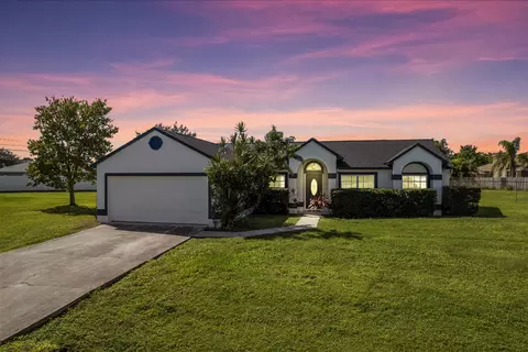 4570 SW Log Ct, Port Saint Lucie, FL 34953