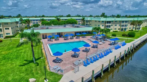 14 Colonial Club Dr #304, Boynton Beach, FL 33435