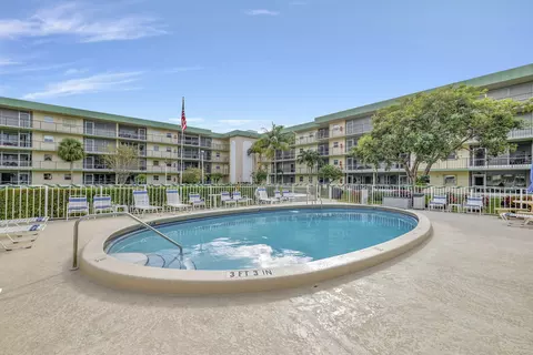 806 SE 7th St #408, Deerfield Beach, FL 33441