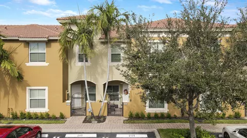 295 Lake Monterey Cir, Boynton Beach, FL 33426