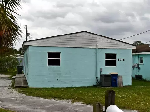 1216 17th N St, Fort Pierce, FL 34950
