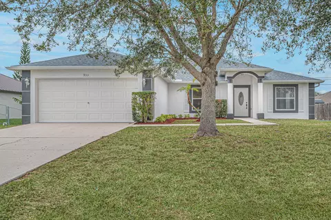 933 SW Kappa Ave, Port Saint Lucie, FL 34953