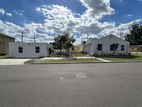 4312 Pinewood Ave, West Palm Beach, FL 33407